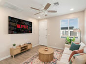Bright & Cozy 1B1B|Free Parking, Pool & Gym