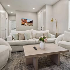 Modern 2BR/3 Beds Poolside Comfort in Glendale