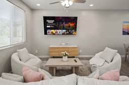Modern 2BR/3 Beds Poolside Comfort in Glendale - Image 2