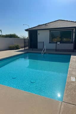 Premium B2B Getaway | Pool • Free Parking - Image 4