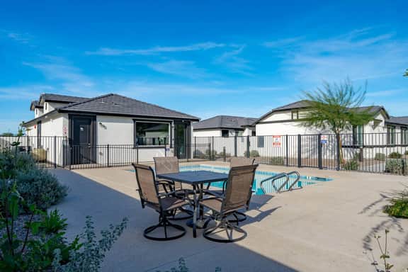 Arizona Escape | 2BR2B + Pool and Free parking - Image 3