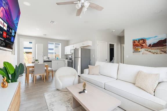 Arizona Escape | 2BR2B + Pool and Free parking - Image 1
