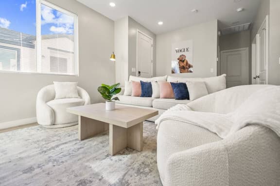 2B2B Paradise Pool Apartment | & Park Free - Image 1